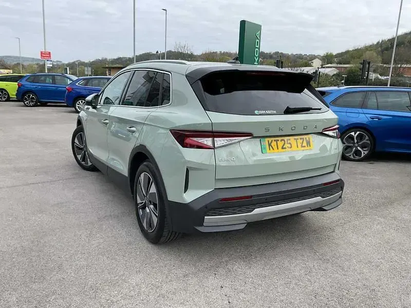 Begagnad Skoda Elroq 150 kW (204 HK) 2025 Grön SUV