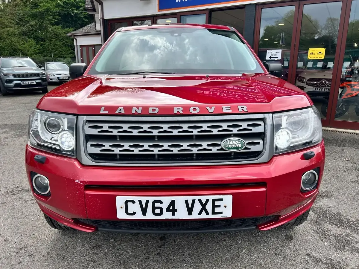 Used Land Rover Freelander 2 190 HP (139 kW) 2014 Red SUV
