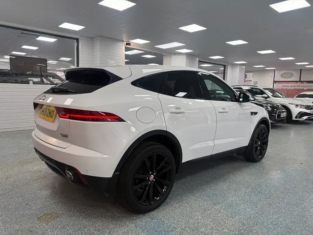 Usado Jaguar E-Pace SE 150 HP (110 kW) 2019 Branco SUV