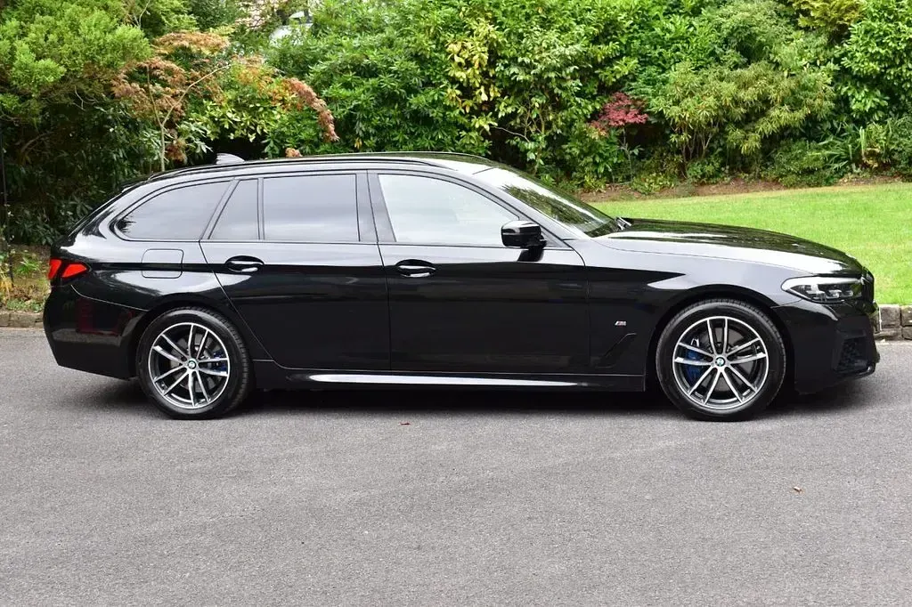 Used BMW 530e M Sport 287 HP (211 kW) 2021 Black Estate