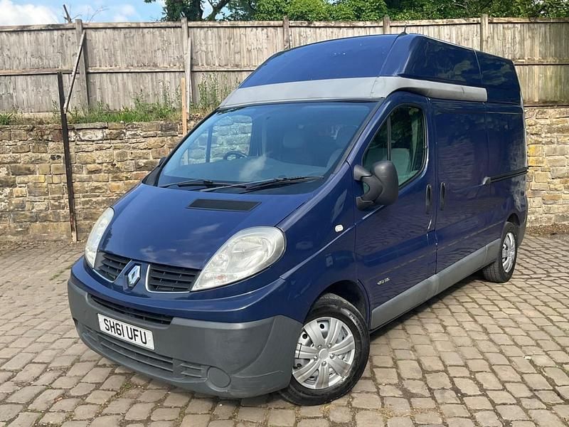 Blue Used 2011 Renault Trafic MPV | £5,990 (A bit pricey) - Image 1/4