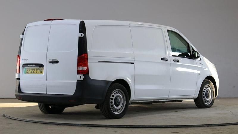 Used Mercedes e-Vito Progressive 85 kW (116 HP) 2022 White MPV