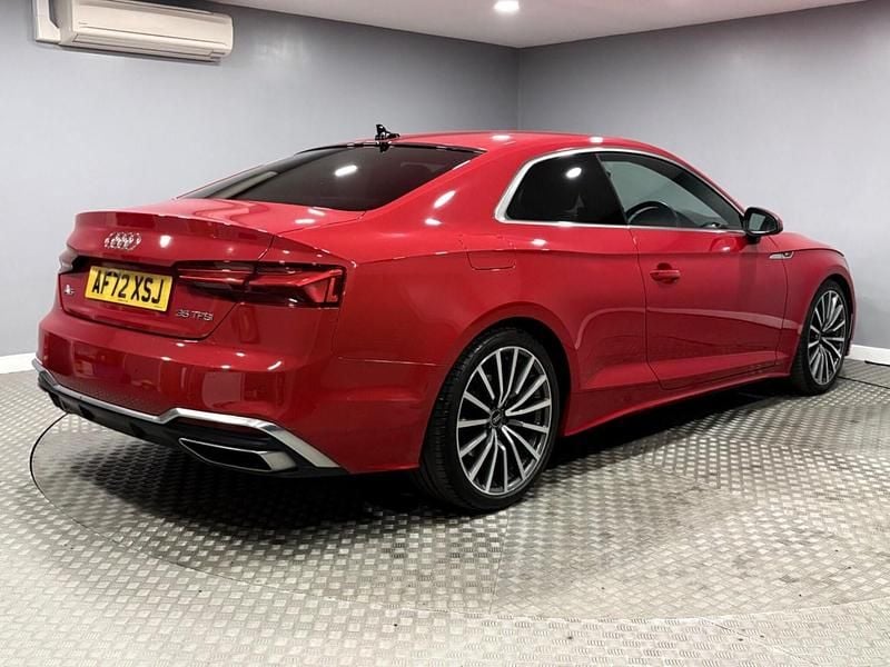 Begagnad Audi A5 S-Line 2022 Röd Sportkupé