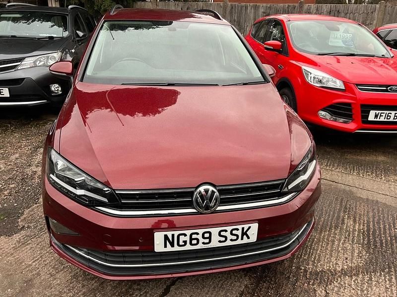 Used VW Golf Sportsvan Match 116 HP (85 kW) 2019 Red MPV