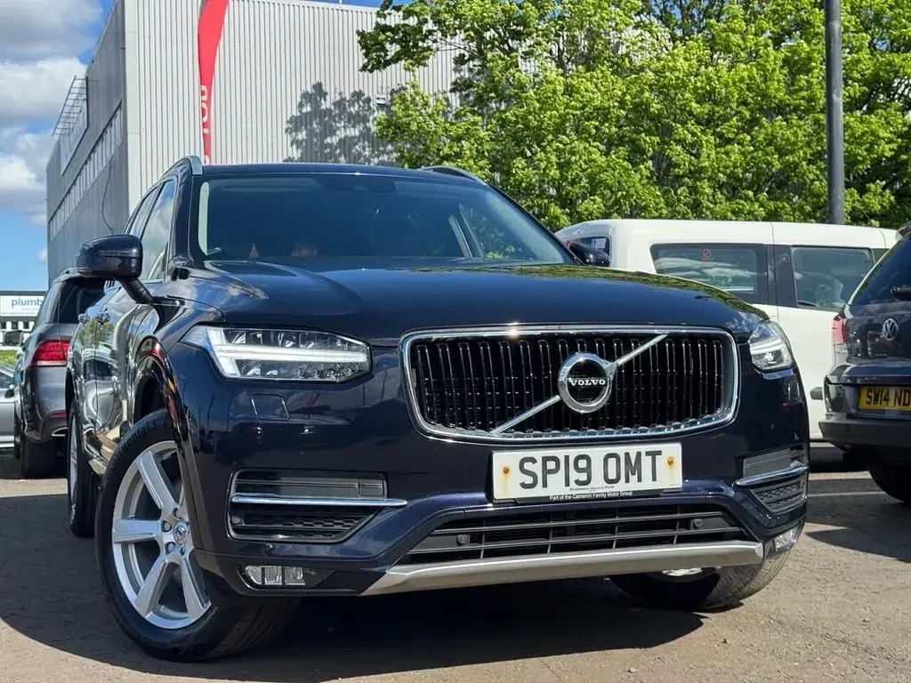 Used Volvo XC90 Momentum 235 HP (172 kW) 2019 SUV