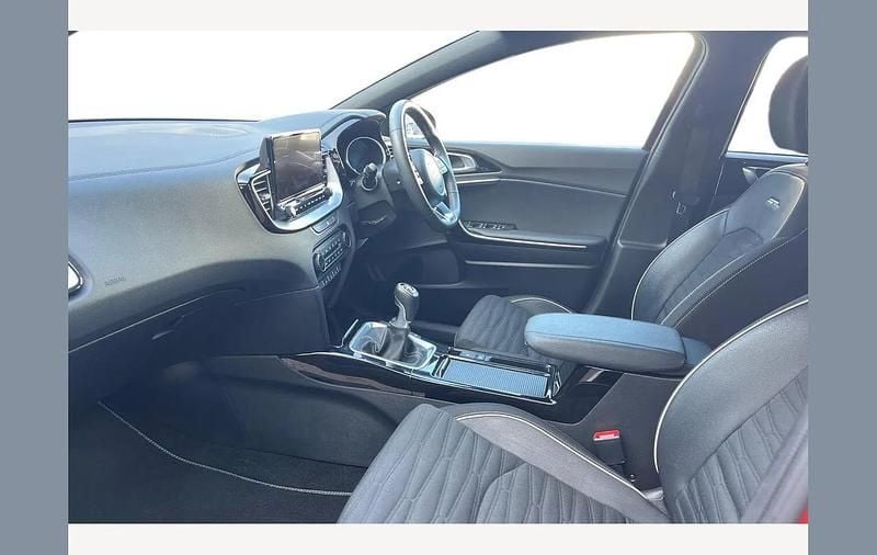 Used Kia Ceed GT-Line 158 HP (116 kW) 2023 Orange Hatchback