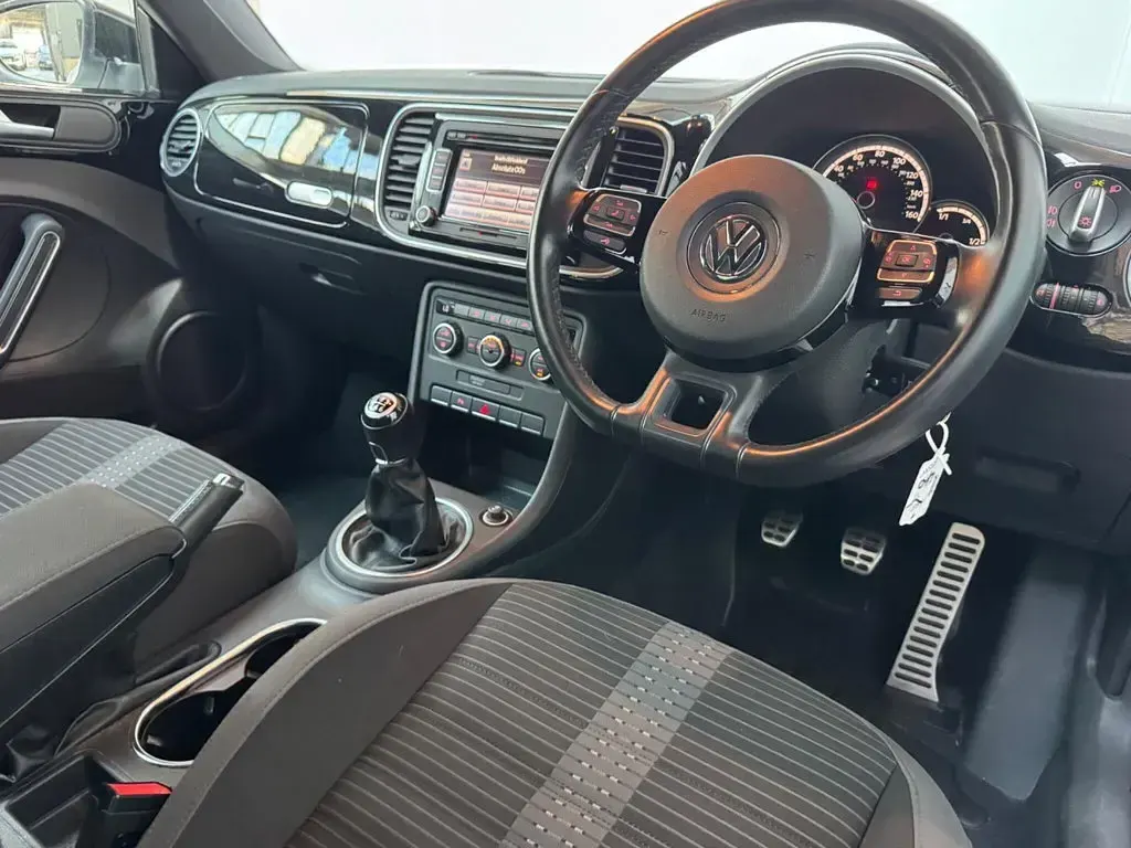 Used VW Beetle Sport 140 HP (102 kW) 2013 White Hatchback
