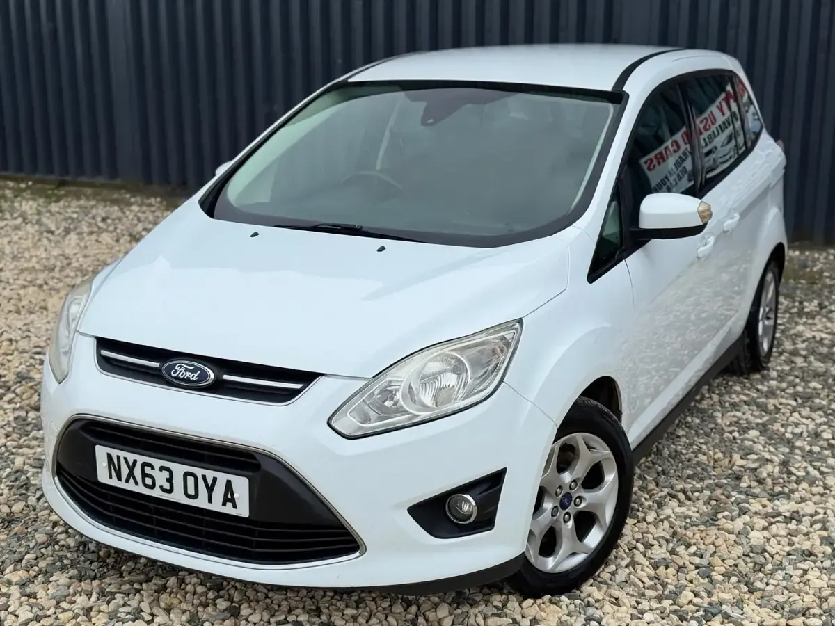 Used Ford Grand C-Max Zetec 115 HP (84 kW) 2013 White MPV