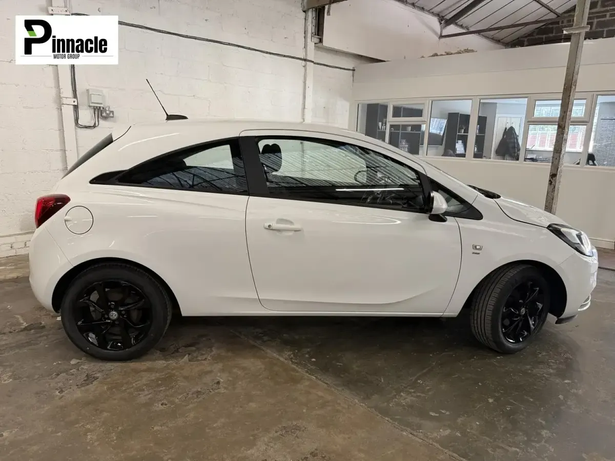 Second-hand Vauxhall Corsa 70 CP (51 kW) 2015 Alb Hatchback