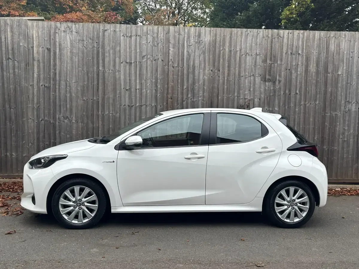Used Toyota Yaris 2021 White Hatchback