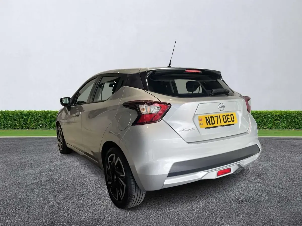 Używany Nissan Micra Acenta 92 KM (67 kW) 2021 Srebrny Hatchback