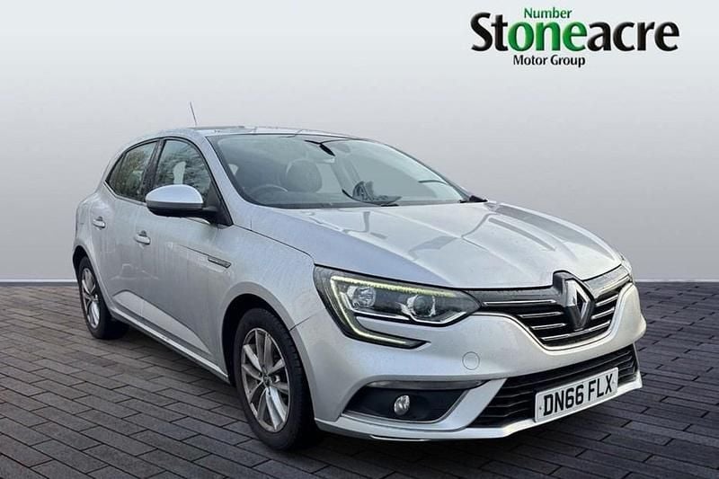 Silver Used 2016 Renault Mégane III Dynamique Hatchback | £6,000 (Fair price) - Image 1/1