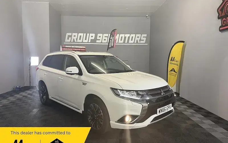Used Mitsubishi Outlander P-HEV 203 HP (149 kW) 2016 Estate