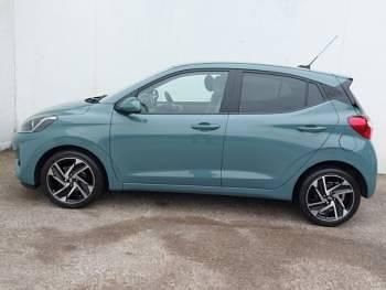 Used Hyundai i10 Premium 84 HP (61 kW) 2023 Green Hatchback