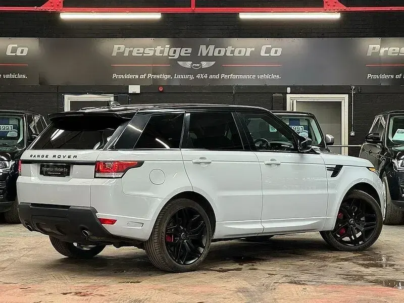 Usado Land Rover Range Rover Sport Autobiography Dynamic 306 CV (225 kW) 2017 Blanco SUV