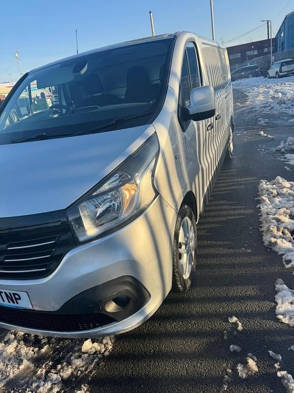 Used Renault Trafic 2019 Silver MPV