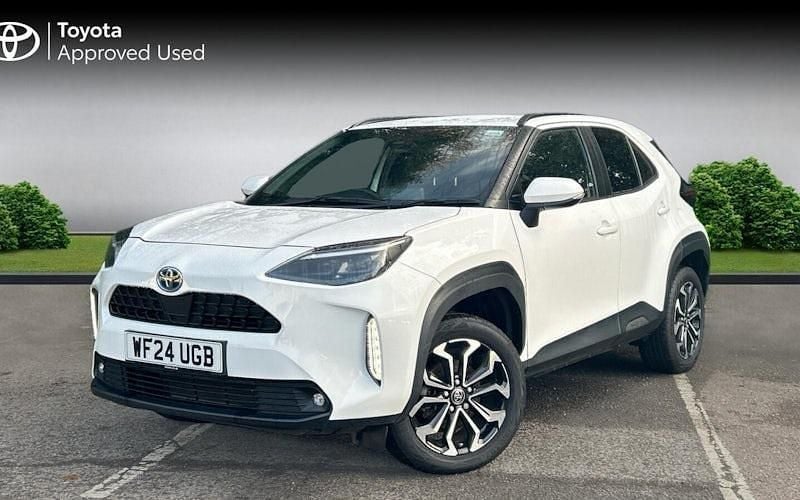 Used Toyota Yaris Hybrid Design 116 HP (85 kW) 2024 Pure white Estate