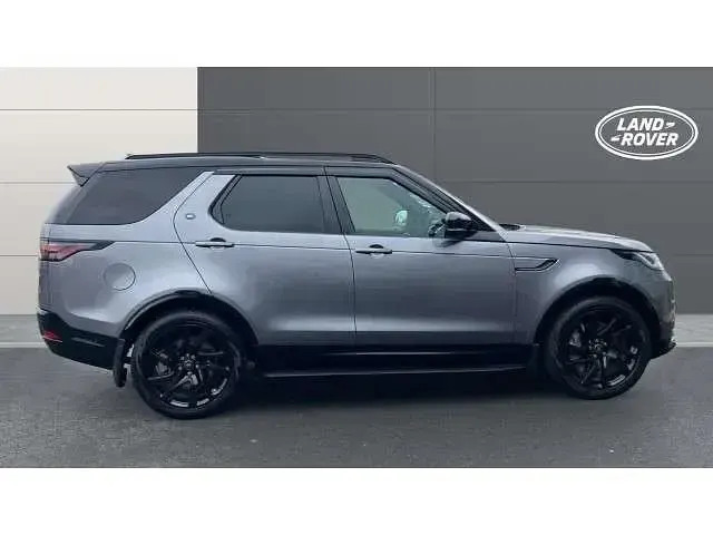 Usado Land Rover Discovery 5 SE Dynamic 344 CV (253 kW) 2025 Gris SUV