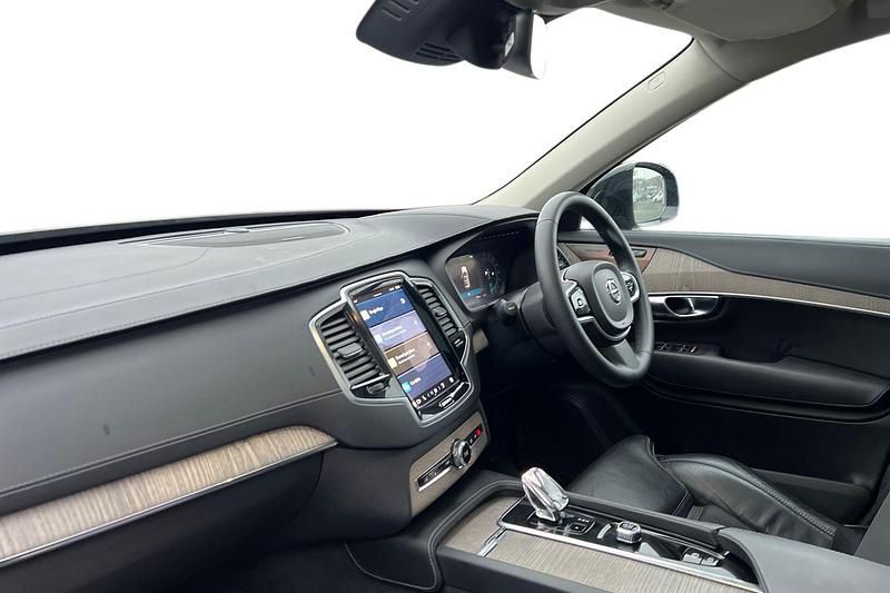 Used Volvo XC90 Plus 250 HP (183 kW) 2022 Denim blue SUV