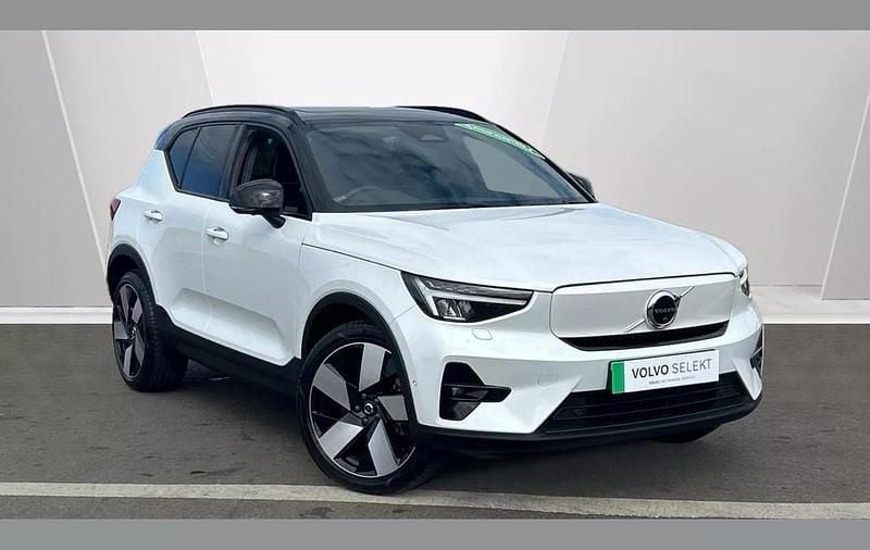 White Used 2022 Volvo XC40 Ultimate SUV | £29,950 (Fair price) - Image 1/4