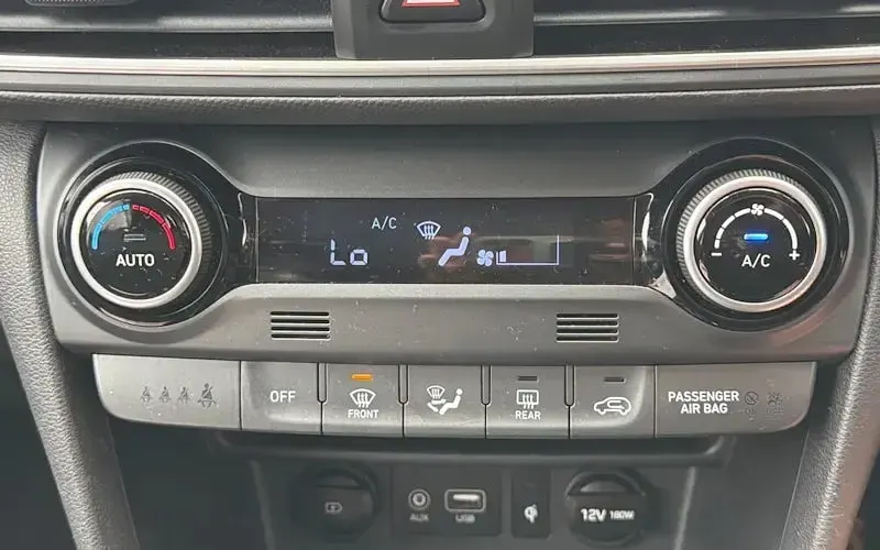 Used Hyundai Kona Premium 120 HP (88 kW) 2019 Yellow SUV