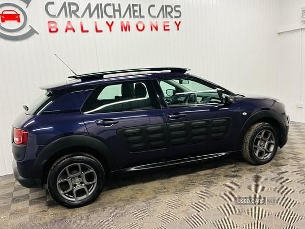 Used Citroën C4 Cactus Feel 2017 Mauve/purple Hatchback