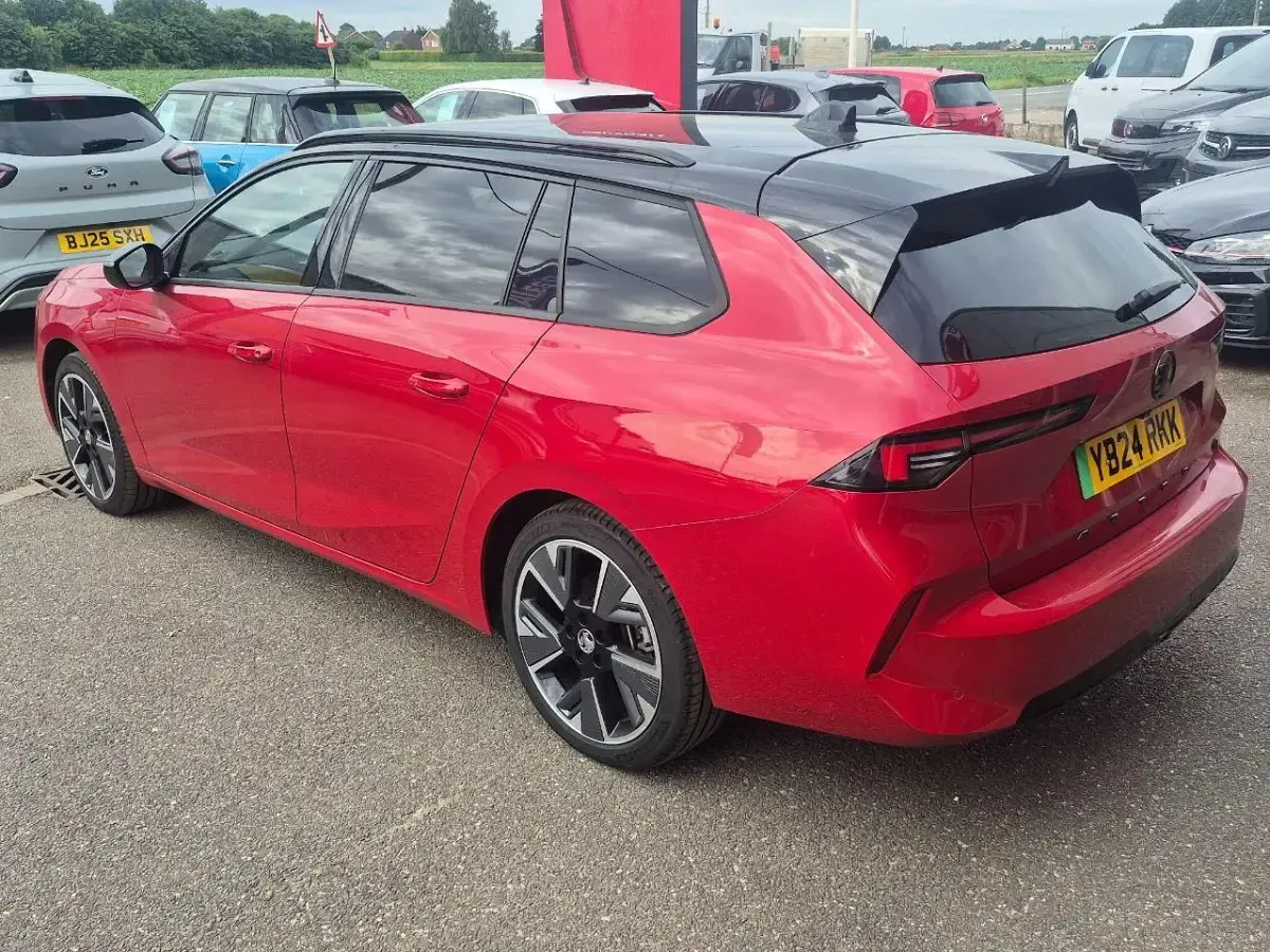 Used Vauxhall Astra Ultimate 113 kW (154 HP) 2024 Red Estate
