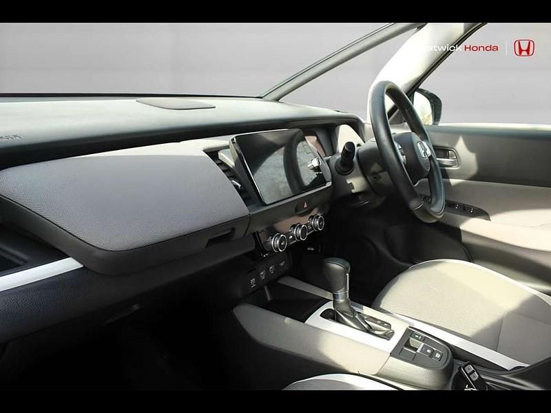 Used Honda Jazz Hybrid 109 HP (80 kW) 2022 Surf blue Hatchback