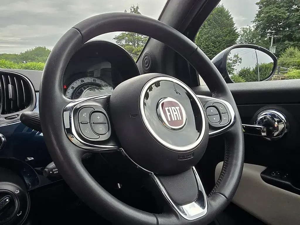 Used Fiat 500 Dolcevita 70 HP (51 kW) 2021 Blue Hatchback