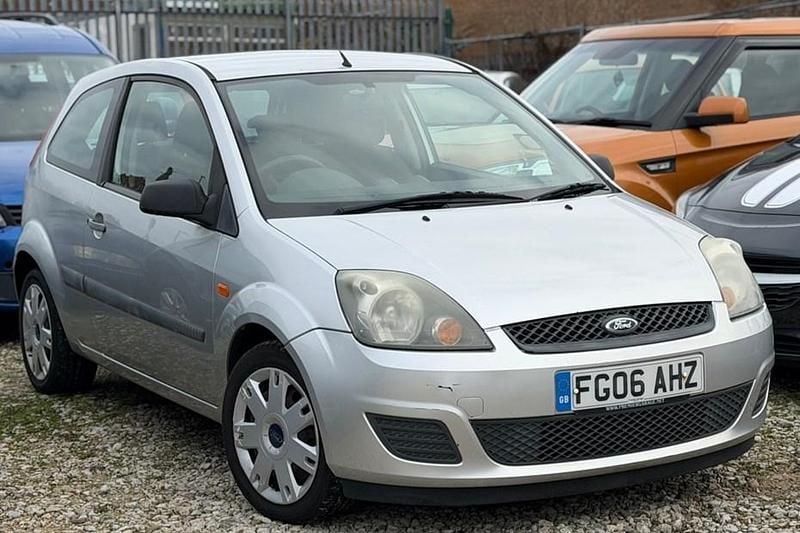 Silver Used 2006 Ford Fiesta Style Hatchback | £850 (Good price) - Image 1/1