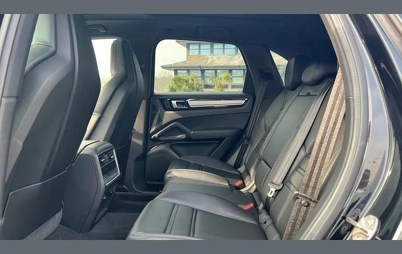 Used Porsche Cayenne S 434 HP (319 kW) 2021 Black SUV