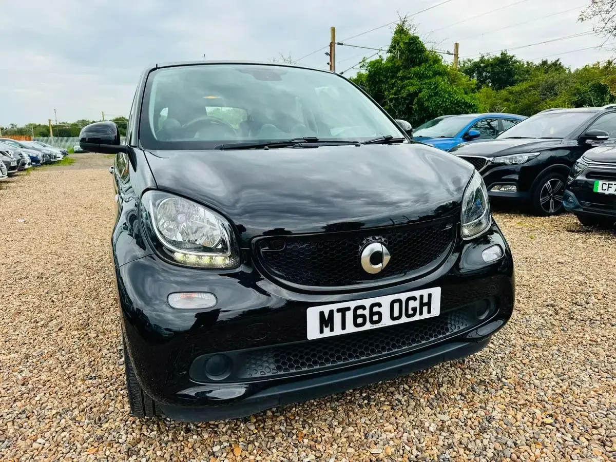 Used Smart ForFour Premium 71 HP (52 kW) 2016 Black Hatchback