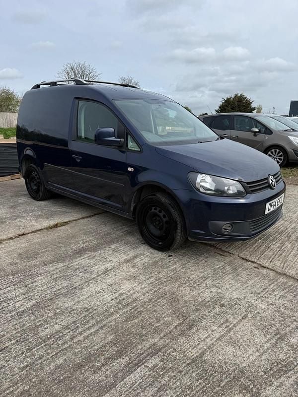 Begagnad VW Caddy Highline 102 HK (75 kW) 2014 Blå Minibuss