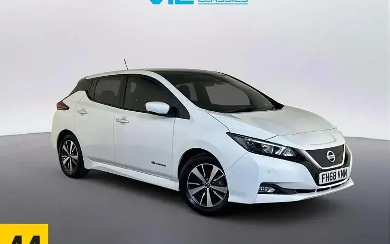 Second-hand Nissan Leaf Acenta 110 kW (150 CP) 2019 Hatchback