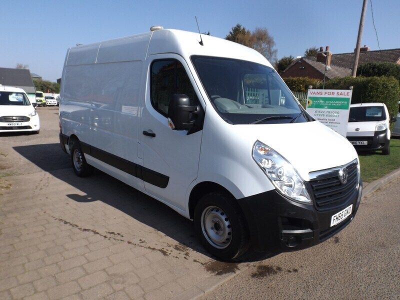 White Used 2016 Vauxhall Movano Van | £6,495 (Fair price) - Image 1/4