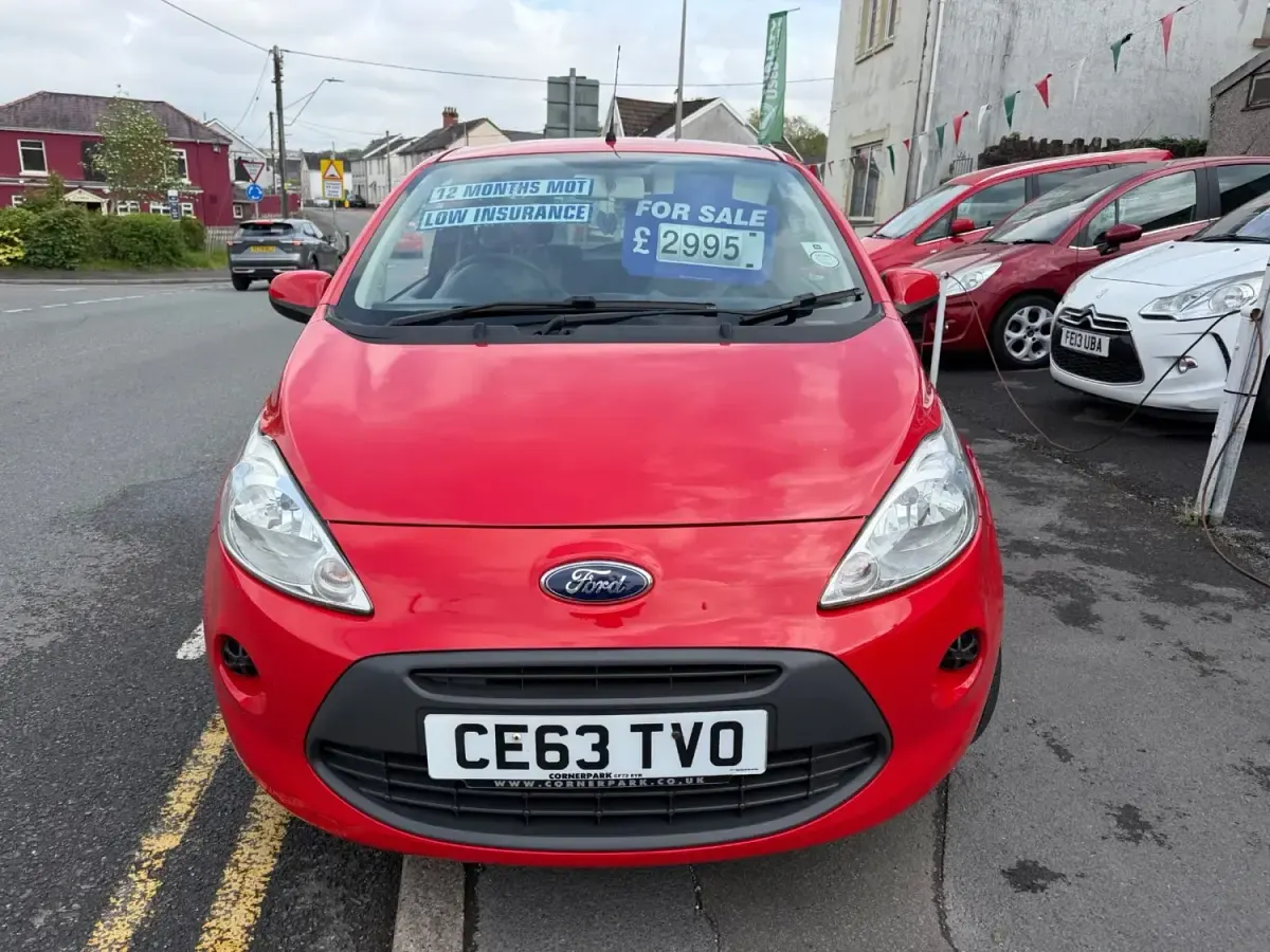 Begagnad Ford Ka 69 HK (50 kW) 2013 Röd Halvkombi