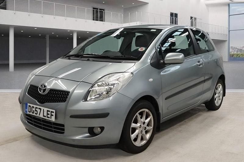 Silver Used 2007 Toyota Yaris SR Hatchback | £1,790 (Good price) - Image 1/1