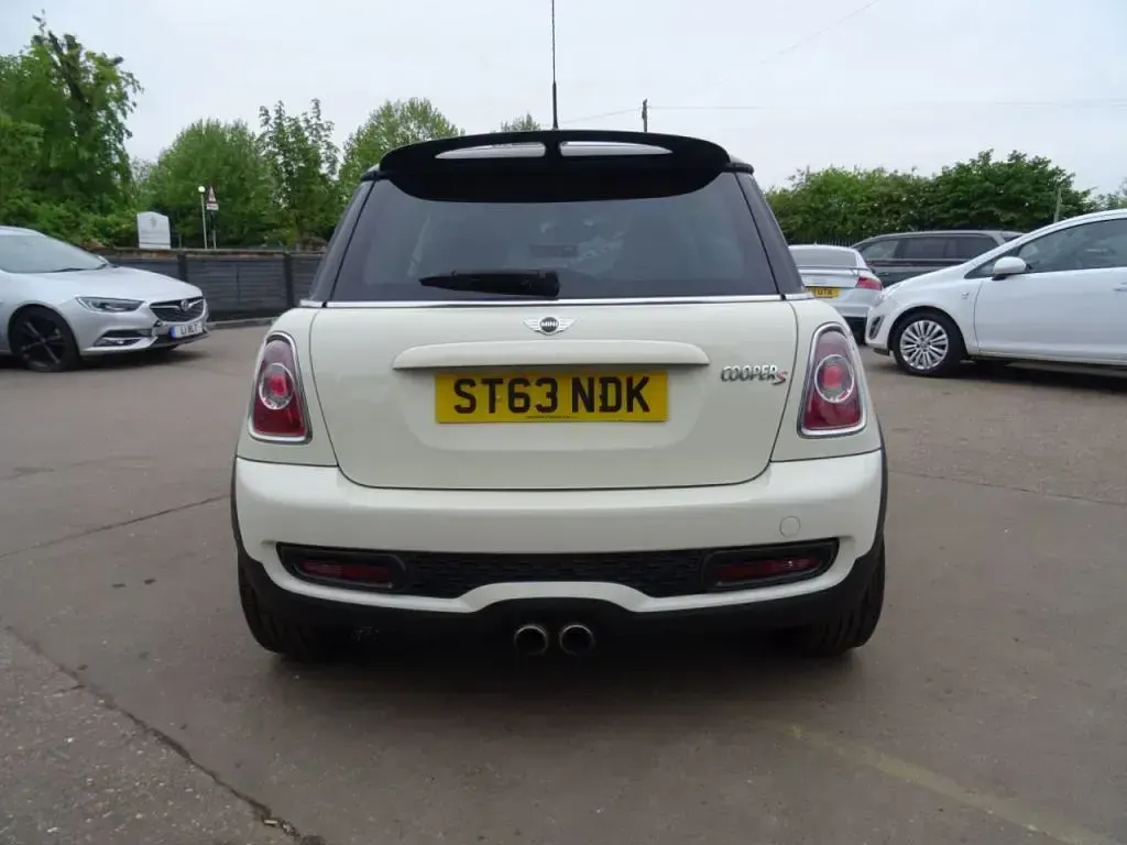 Used Mini Cooper S Hatch 184 HP (135 kW) 2013 White Hatchback