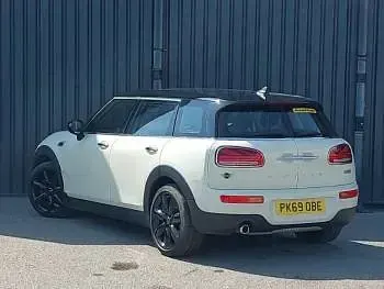 Used Mini Cooper Clubman Exclusive 136 HP (100 kW) 2019 White Estate