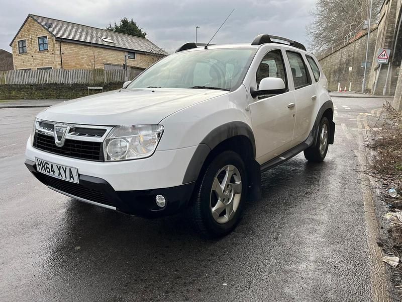 White Used 2014 Dacia Duster Lauréate SUV | £2,399 (Fair price) - Image 1/4