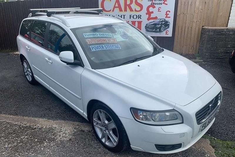 White Used 2009 Volvo V50 SE Lux Estate | £2,995 (Fair price) - Image 1/1
