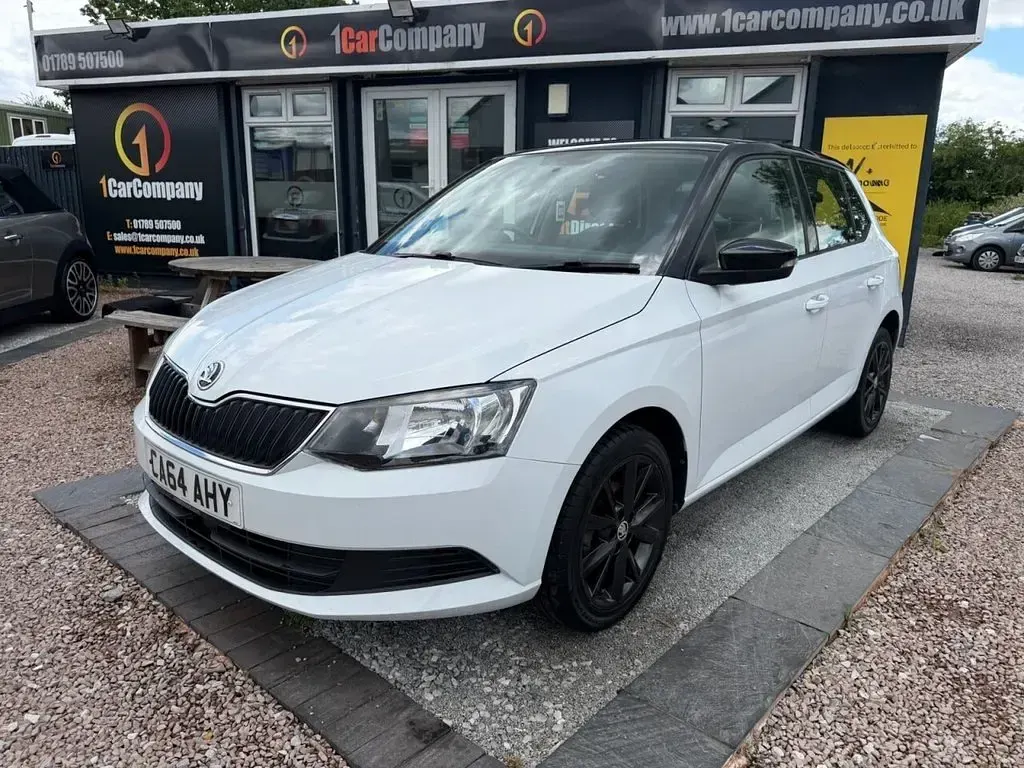 Used Skoda Fabia SE 90 HP (66 kW) 2015 White Hatchback