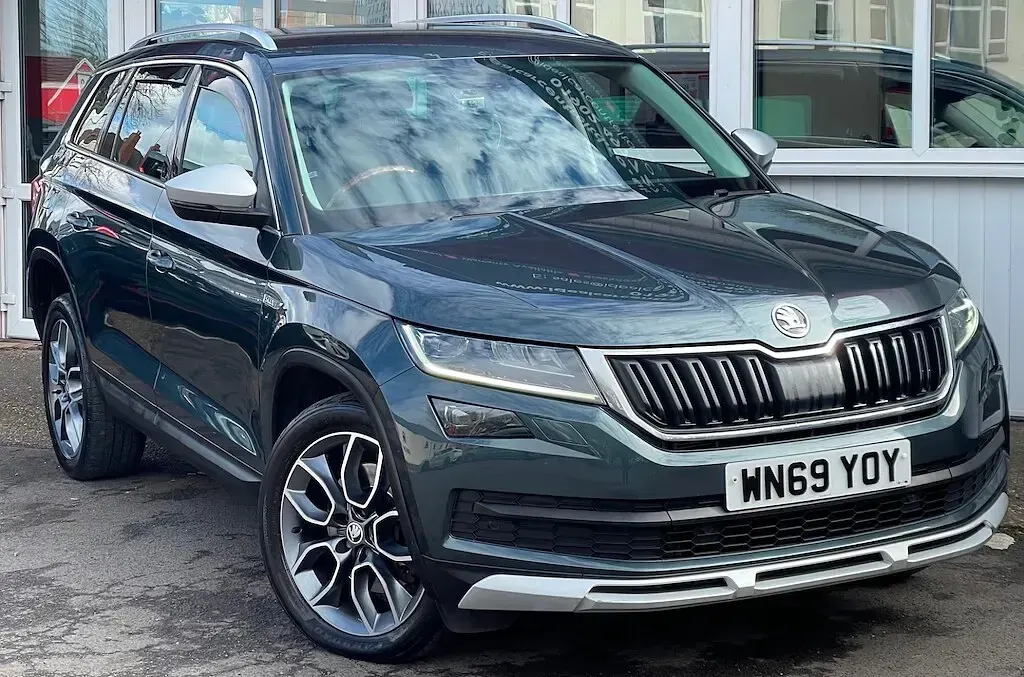 Usado Skoda Kodiaq Scout 4x4 190 CV (139 kW) 2019 Gris SUV