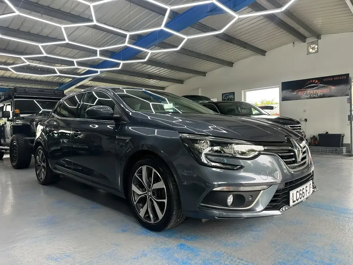 Used Renault Mégane IV Dynamique 110 HP (80 kW) 2016 Grey Hatchback