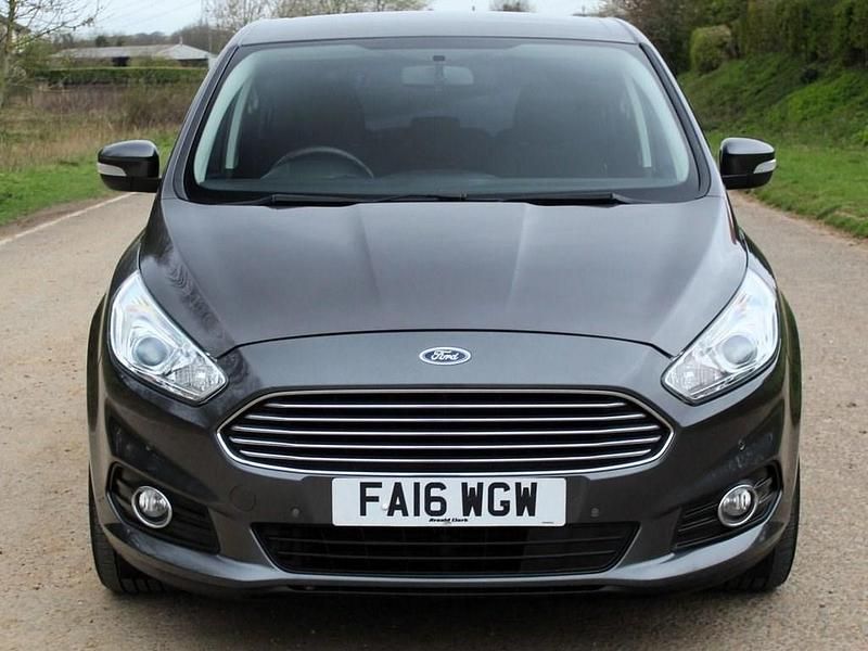 Used Ford S-MAX Zetec 150 HP (110 kW) 2016 Grey MPV