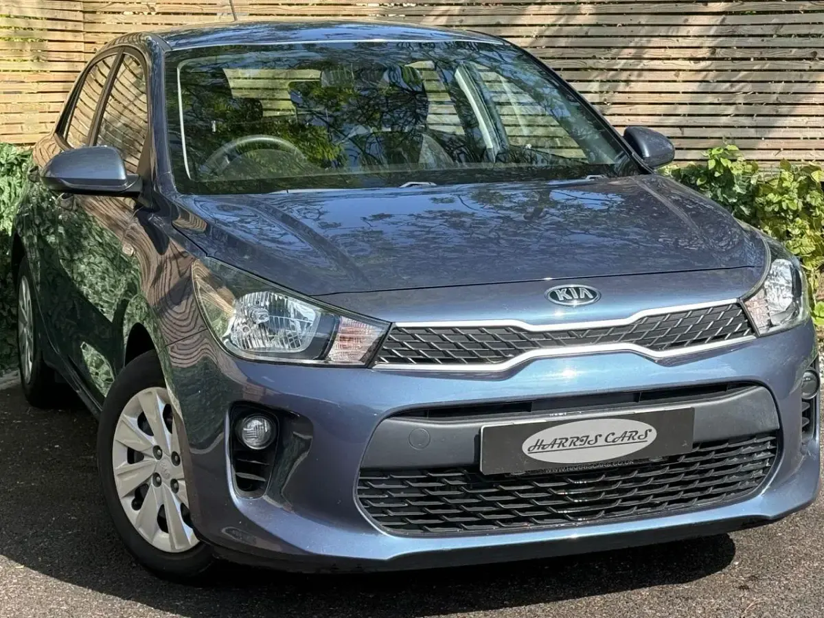 Used Kia Rio 83 HP (61 kW) 2018 Blue Hatchback