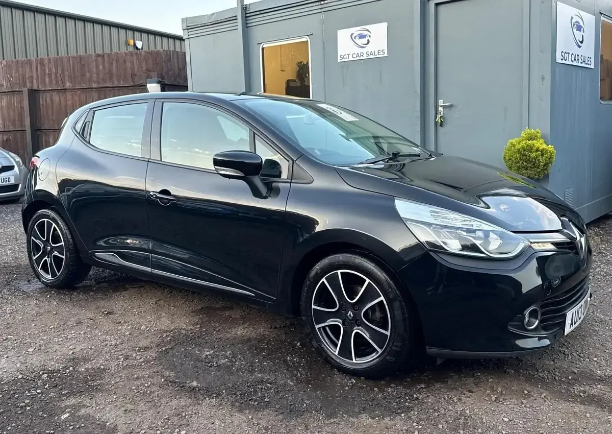 Used Renault Clio Dynamique 90 HP (66 kW) 2013 Black Hatchback