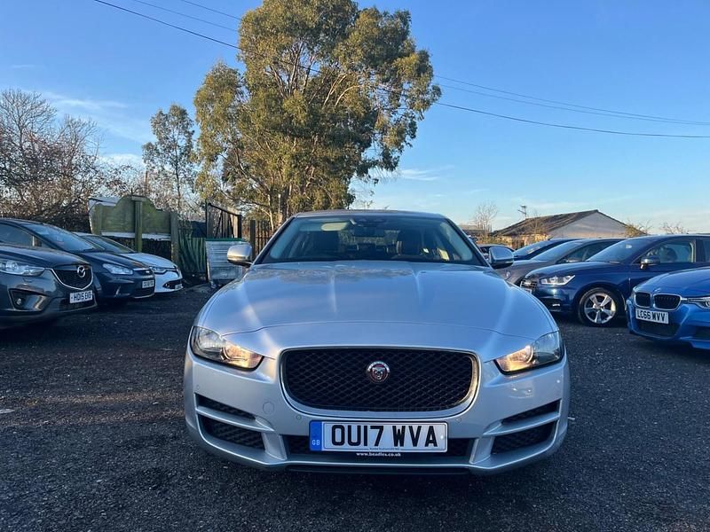 Begagnad Jaguar XE Prestige 2017 Silver Sedan