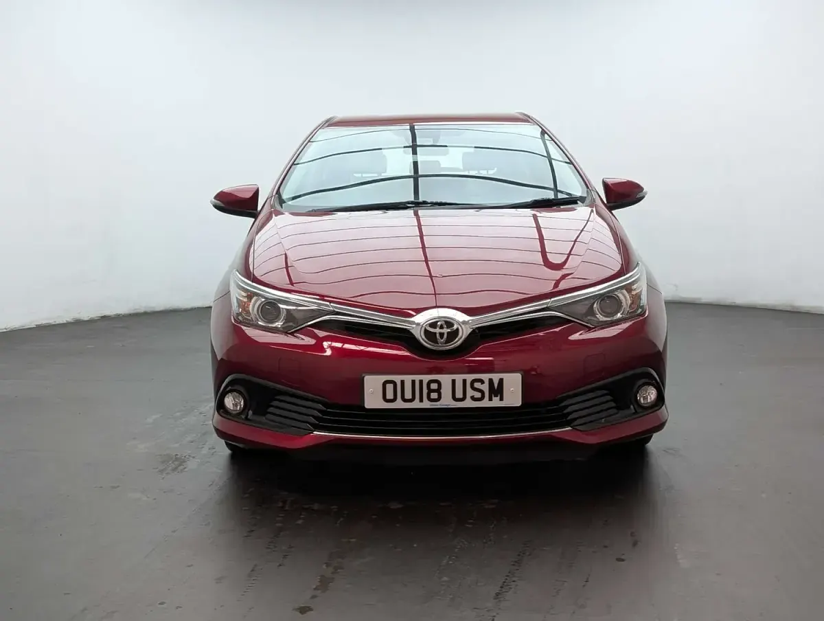 Used Toyota Auris 2018 Red Hatchback