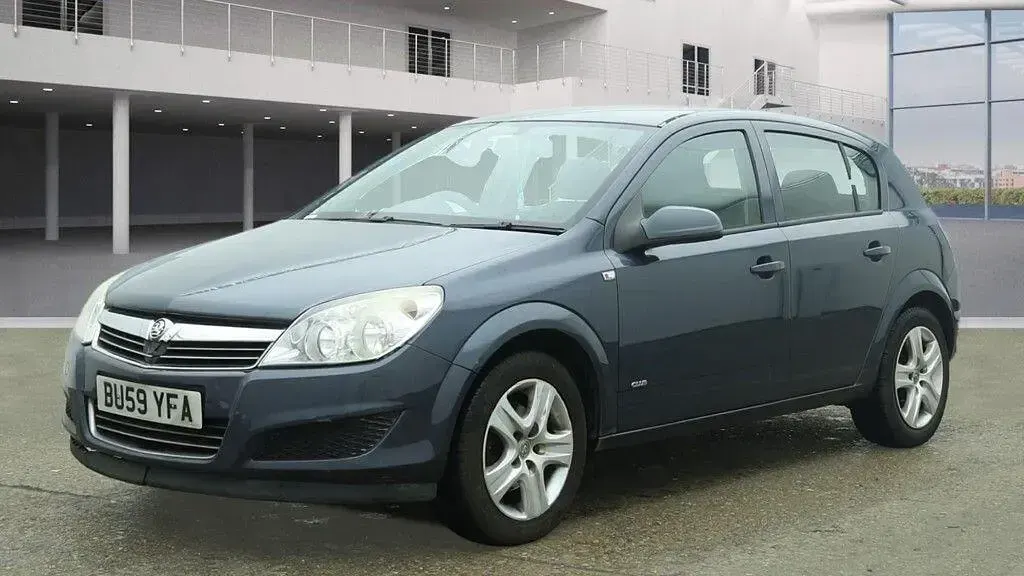 Used Vauxhall Astra Club 138 HP (101 kW) 2009 Blue Hatchback